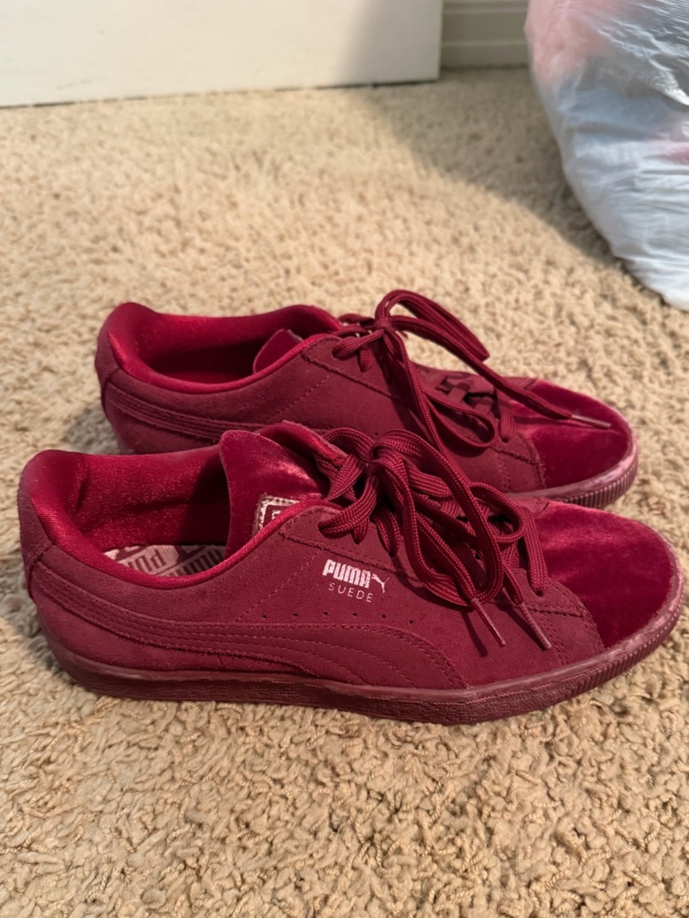 Puma Suede Women’s Sneakers in Burgundy